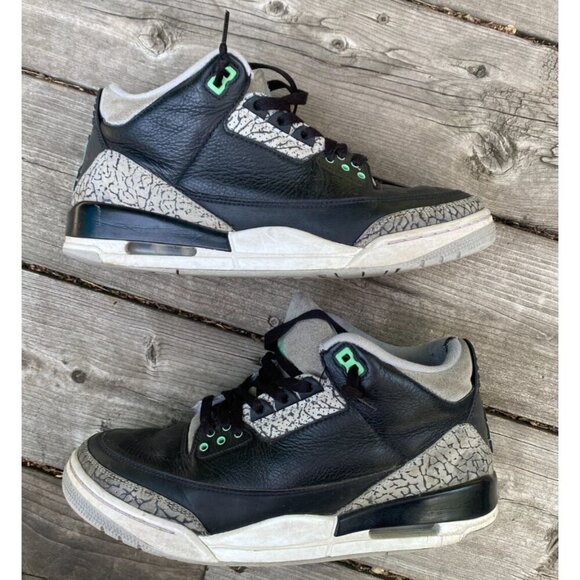 2023 Air Jordan 3 Retro "Green Glow" Size 9.5 Men's - Picture 1 of 8